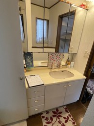 上質な空間を優雅に彩るラピシアカウンター　世田谷区H様邸